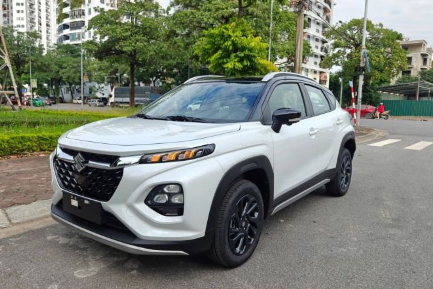 Suzuki Fronx 1