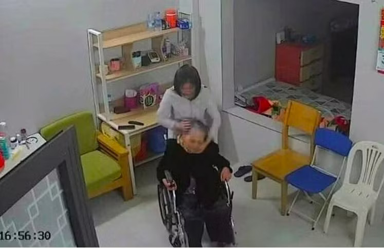Nữ giúp việc hành hạ cụ bà 82 tuổi bị tai biến lĩnh 24 tháng tù - Ảnh 3.