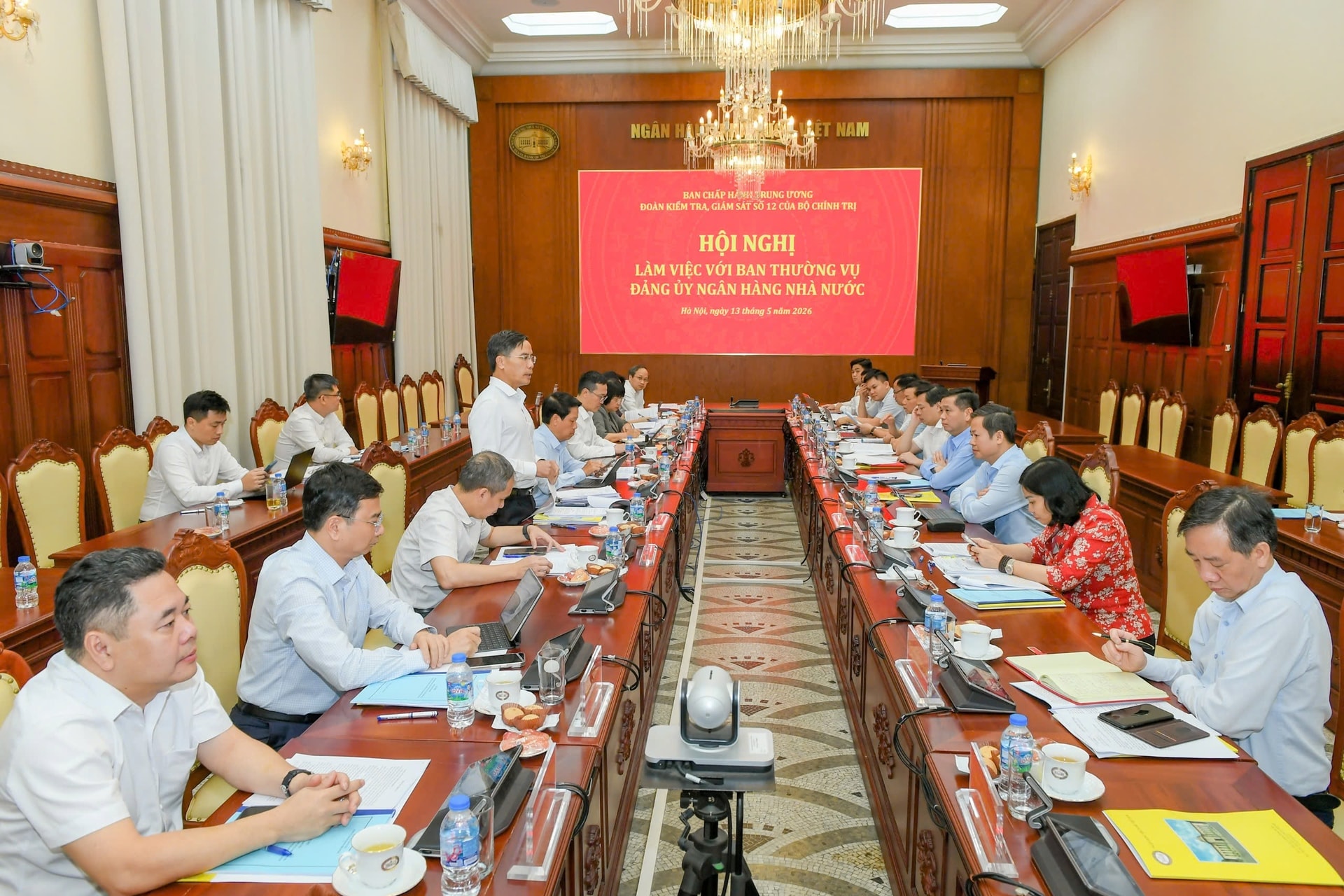 Đoàn Kiểm tra, giám sát số 12 của Bộ Chính trị làm việc với Ngân hàng Nhà nước - Ảnh 1.