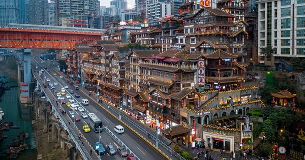 'Thành phố lơ lửng' ven sông: Biểu tượng hơn 2.000 năm giữa lòng 'đô thị 8D'