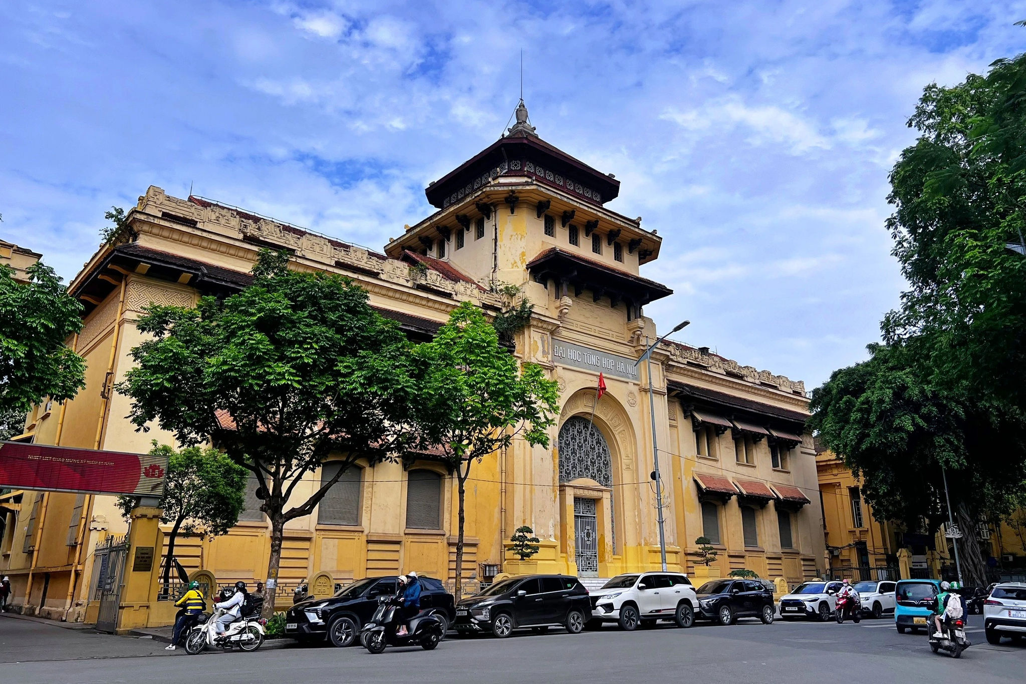 Ngôi trường hơn 120 năm tuổi giữa lòng Hà Nội sẽ trở thành 'bảo tàng động' độc nhất Việt Nam- Ảnh 1.