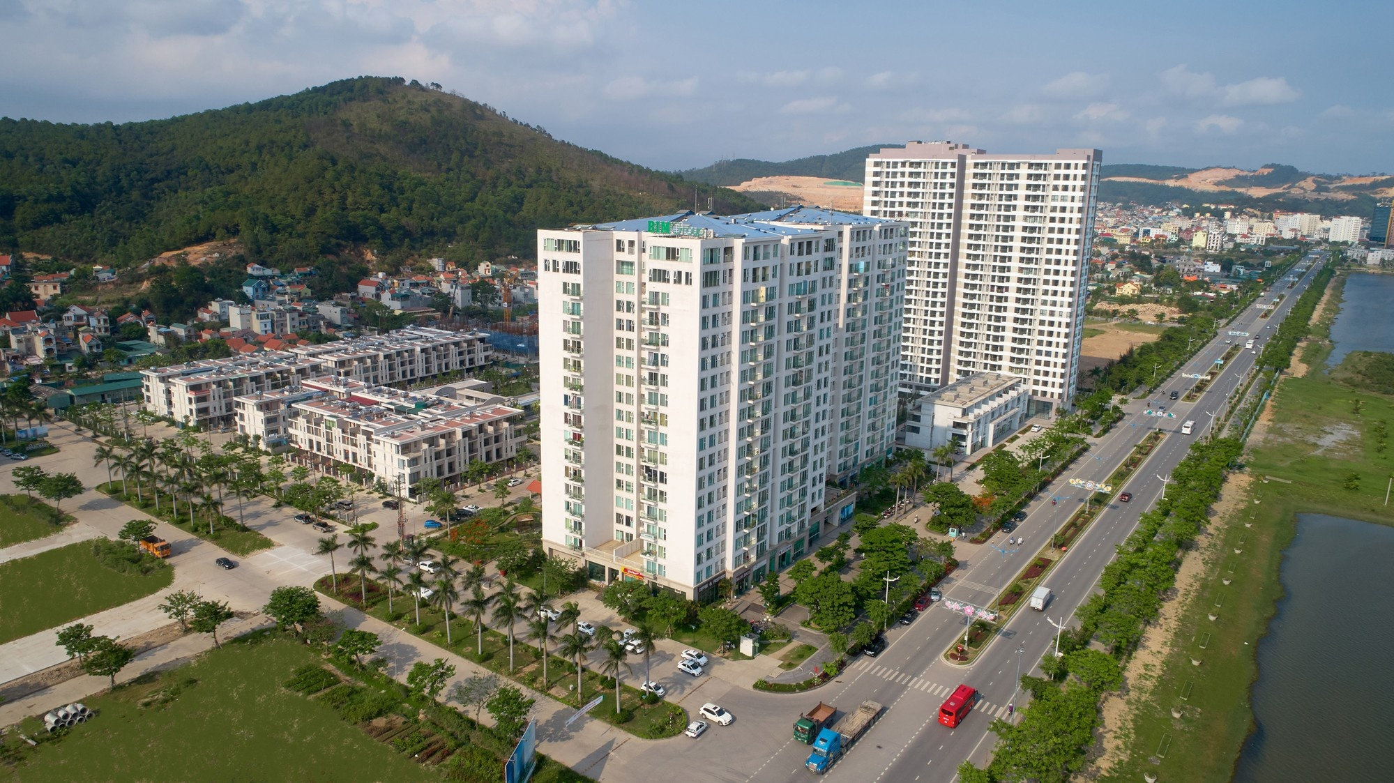 Quảng Ninh: Từ ‘thủ phủ du lịch’ đến cực tăng trưởng mới của bất động sản phía Bắc- Ảnh 1. Quảng Ninh: Từ ‘thủ phủ du lịch’ đến cực tăng trưởng mới của bất động sản phía Bắc- Ảnh 1.