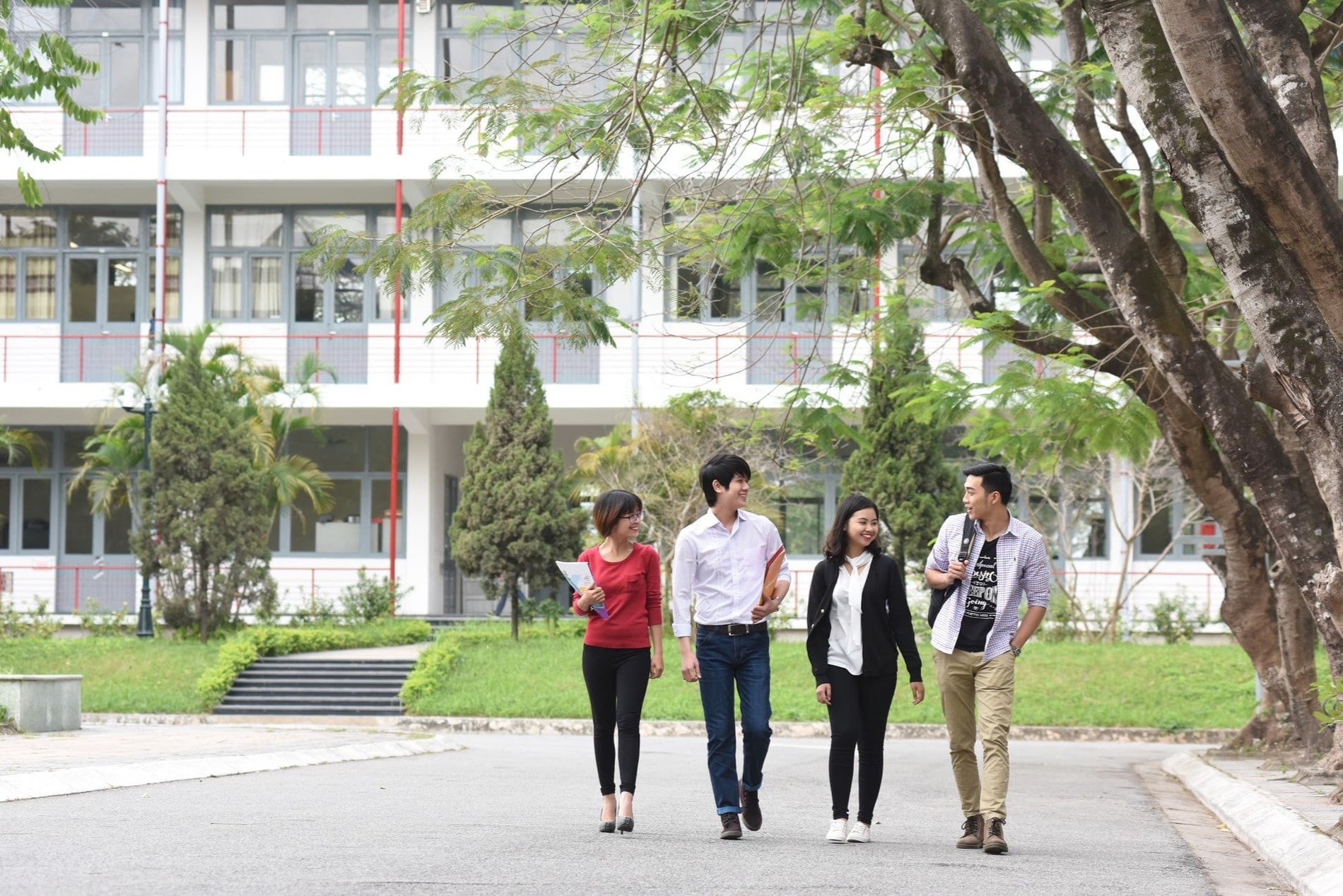 Mỗi học sinh, sinh viên được nhận tiền 1.872.000 đồng/tháng, đến tháng 7/2026 sẽ tăng thêm: Ai được hưởng và điều kiện cần đáp ứng là gì?