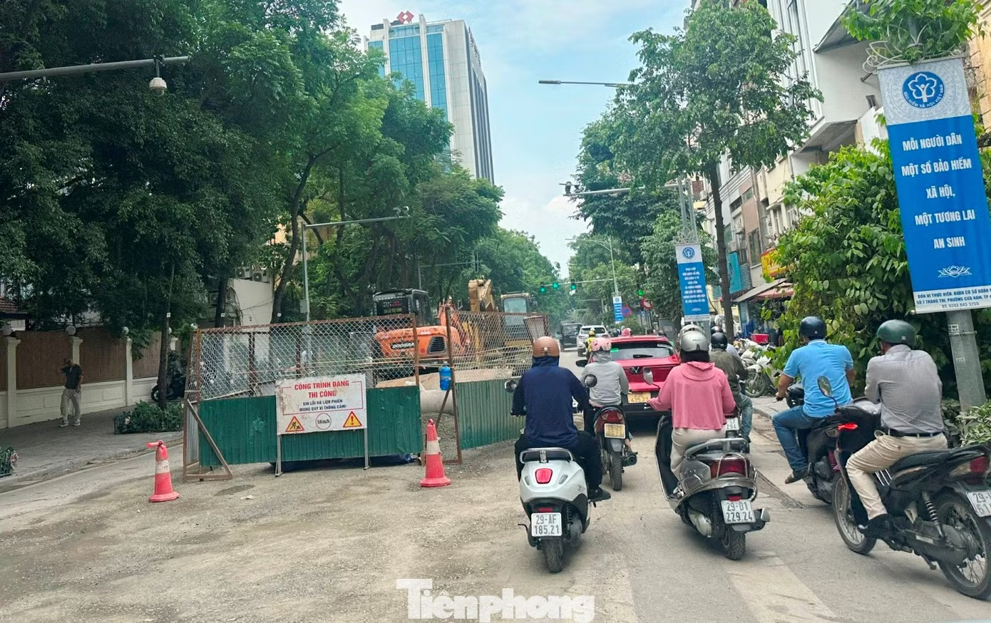 Hà Nội yêu cầu tháo rào chắn, hoàn thành dự án chống ngập trước 30/5 - Ảnh 1.