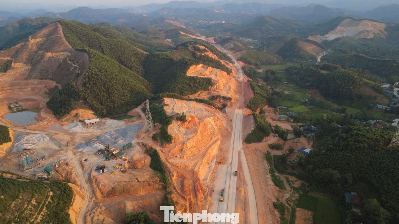 Cao tốc Tuyên Quang - Hà Giang hơn 100 km đang hình thành ra sao? - Ảnh 4.