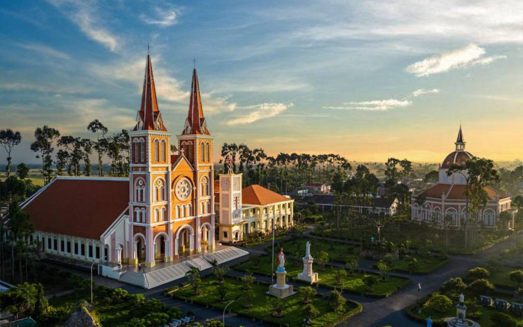 Miền Tây sở hữu một nhà thờ với kiến trúc Gothic Pháp hiếm thấy, tồn tại đã gần 140 năm- Ảnh 1.