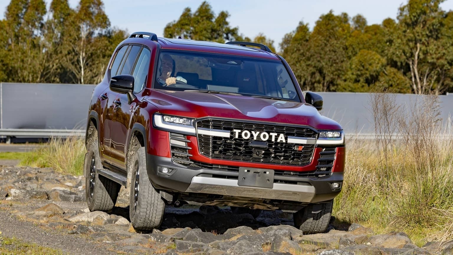 2026-toyota-landcruiser-300-gr-sport-performance-hybrid-2.jpg