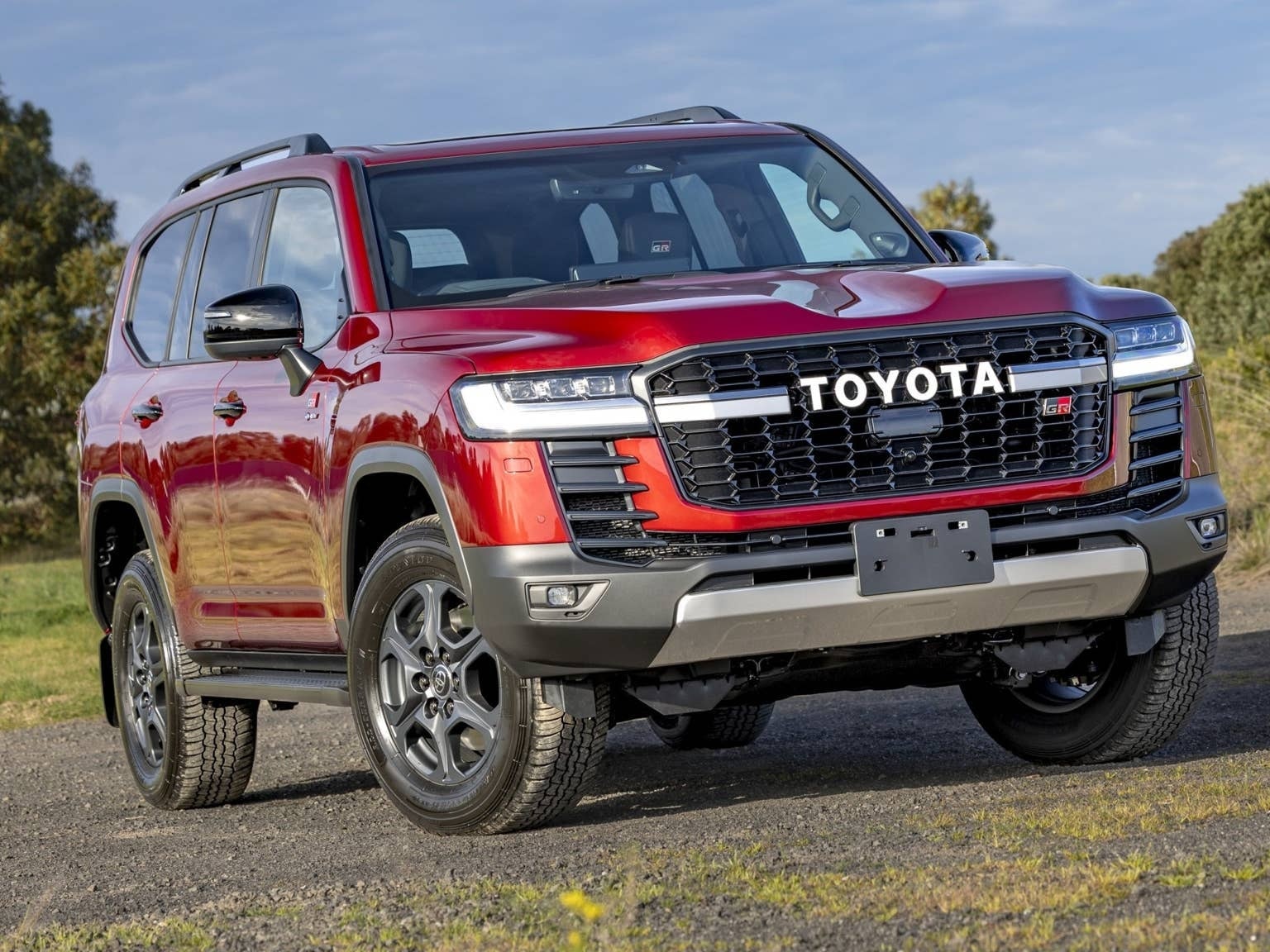 2026-toyota-landcruiser-300-gr-sport-performance-hybrid.jpg