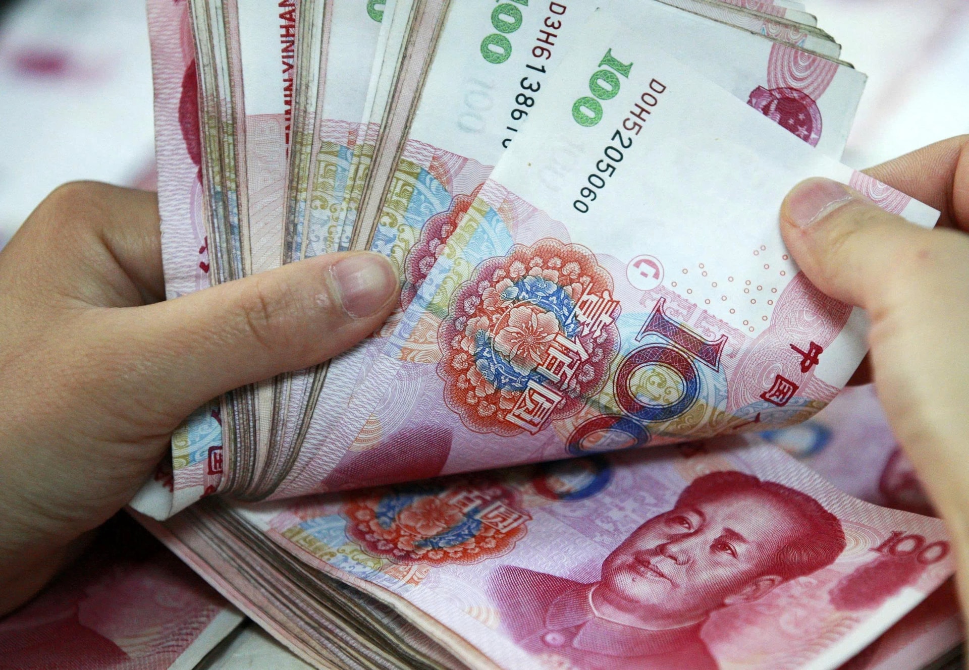 ‘Lá chắn lãi suất’ của Trung Quốc tăng tốc kỷ lục: Dòng vốn ngoại đổ vào trái phiếu nhân dân tệ mạnh chưa từng có, quy mô sắp vượt 1.000 tỷ NDT