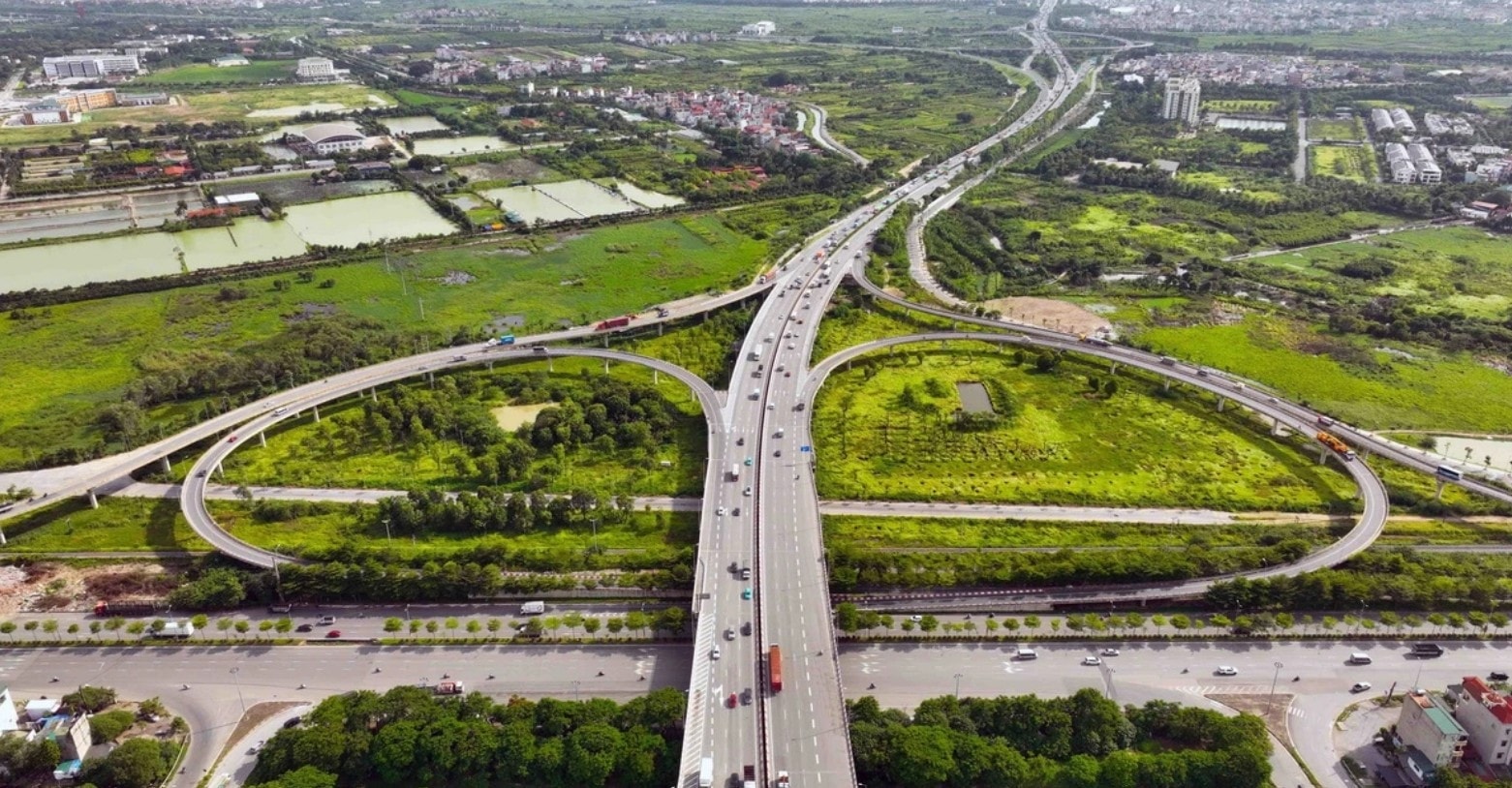 Chưa đầy 24 tiếng nữa, Vingroup sẽ khởi công siêu dự án 6 tỷ USD ‘lên đời’ tuyến quốc lộ dài nhất Việt Nam Chưa đầy 24 tiếng nữa, Vingroup sẽ khởi công siêu dự án 6 tỷ USD ‘lên đời’ tuyến quốc lộ dài nhất Việt Nam