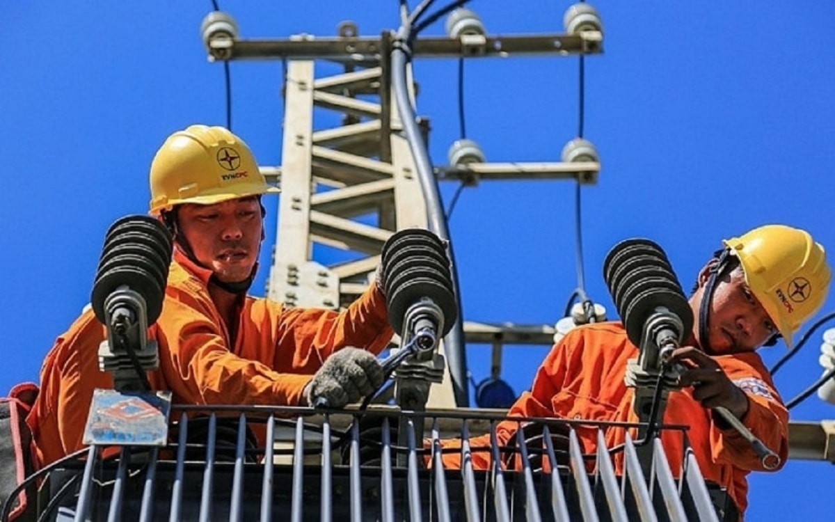 Lợi nhuận EVN Hà Nội tăng 430%, ban lãnh đạo có thu nhập hơn 18 tỷ đồng