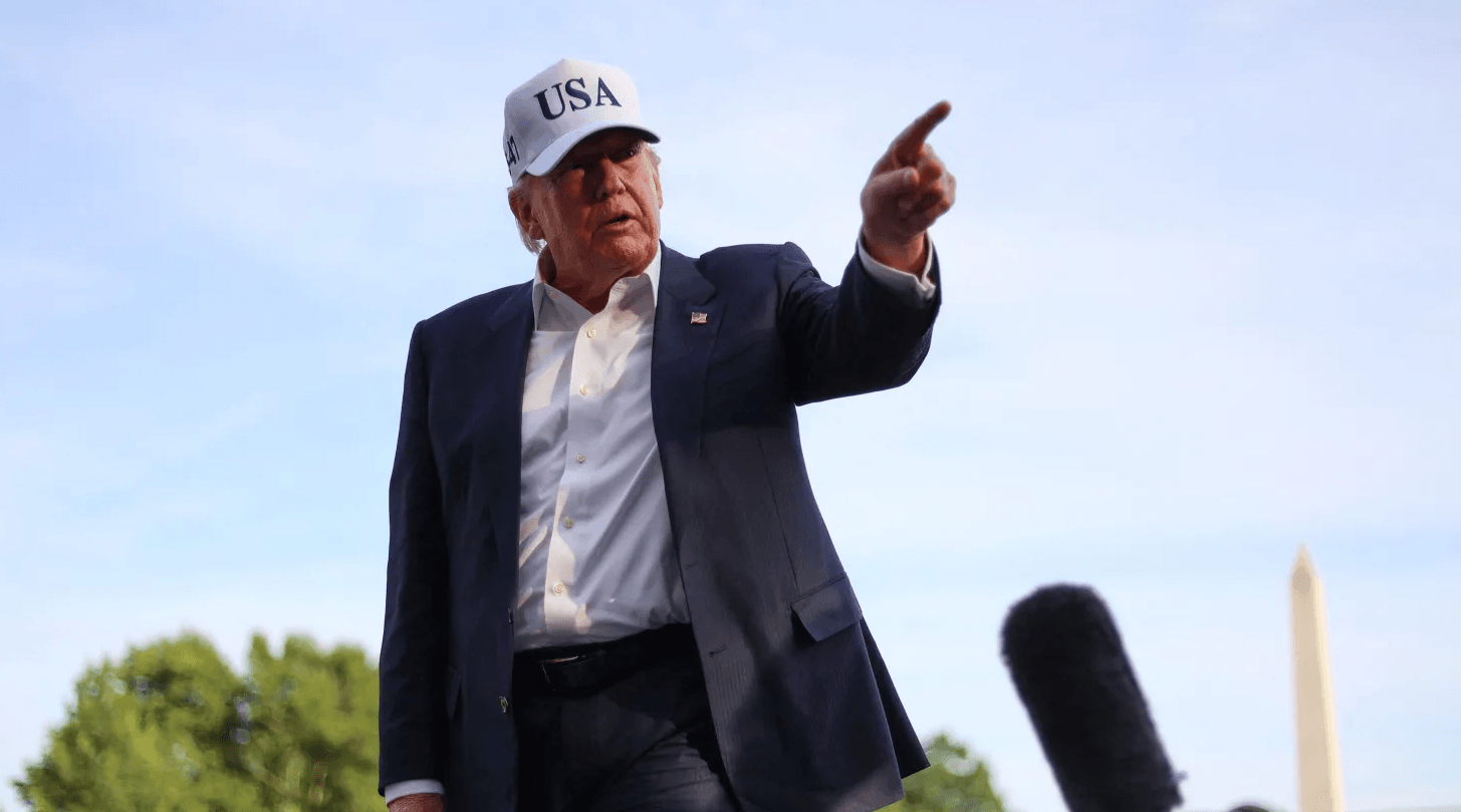 Ông Trump hoãn kế hoạch tấn công Iran, giá dầu giảm mạnh - Ảnh 1.