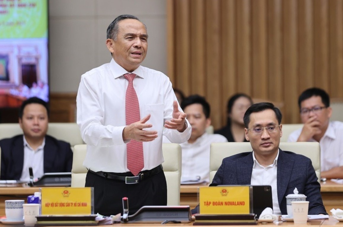 Chủ tịch HoREA: Thị trường BĐS đang đối mặt với sự đứt gãy niềm tin nghiêm trọng, hơn 2 triệu tỷ đồng hiện nằm ở dự án vướng pháp lý Chủ tịch HoREA: Thị trường BĐS đang đối mặt với sự đứt gãy niềm tin nghiêm trọng, hơn 2 triệu tỷ đồng hiện nằm ở dự án vướng pháp lý