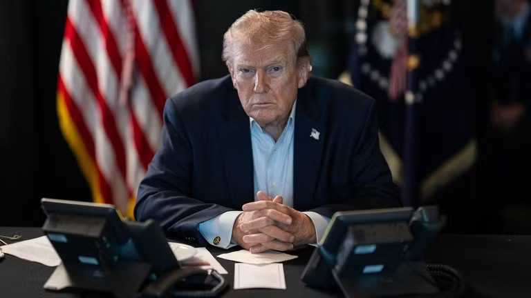 Thượng viện Mỹ thông qua dự luật hạn chế quyền lực của Tổng thống Trump trong cuộc chiến với Iran - Ảnh 1.