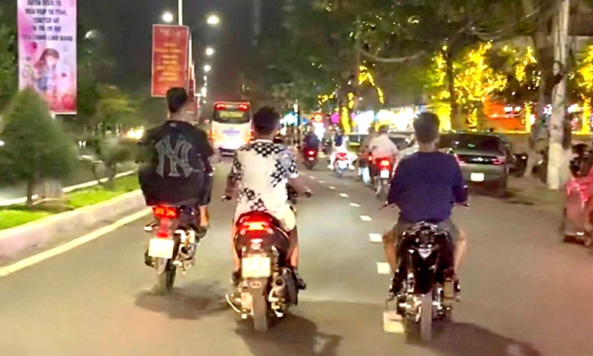 Từ nay, chủ xe máy có hành vi 'làm đẹp' kiểu này có thể lãnh phạt gấp 3-5 lần so với mức cũ