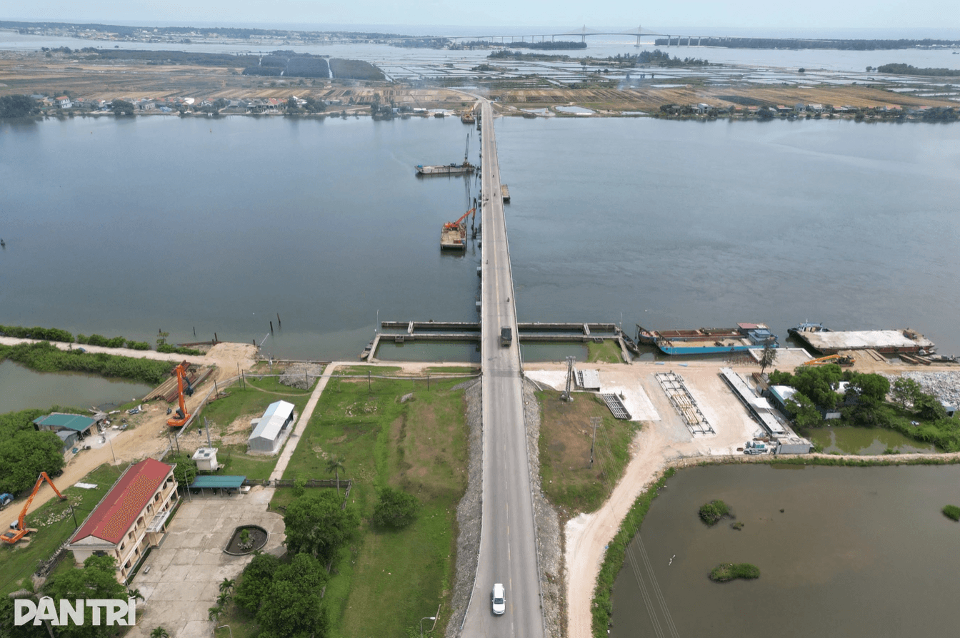 Việt Nam chính thức ‘lên đời’ đập ngăn mặn, giữ nước từng lớn nhất Đông Nam Á- Ảnh 1.