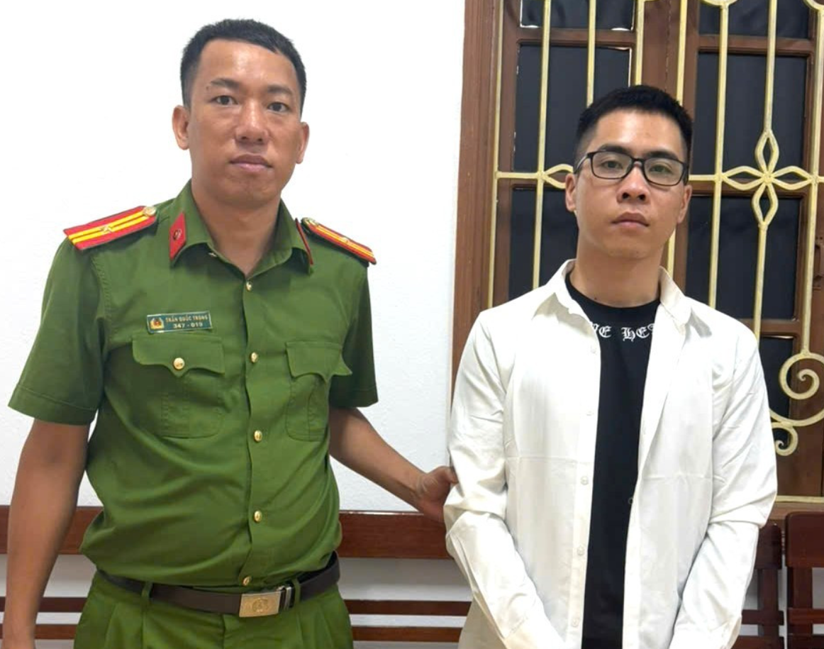Bắt khẩn cấp đối tượng truy nã quốc tế Phạm Văn Chung, SN 1999
