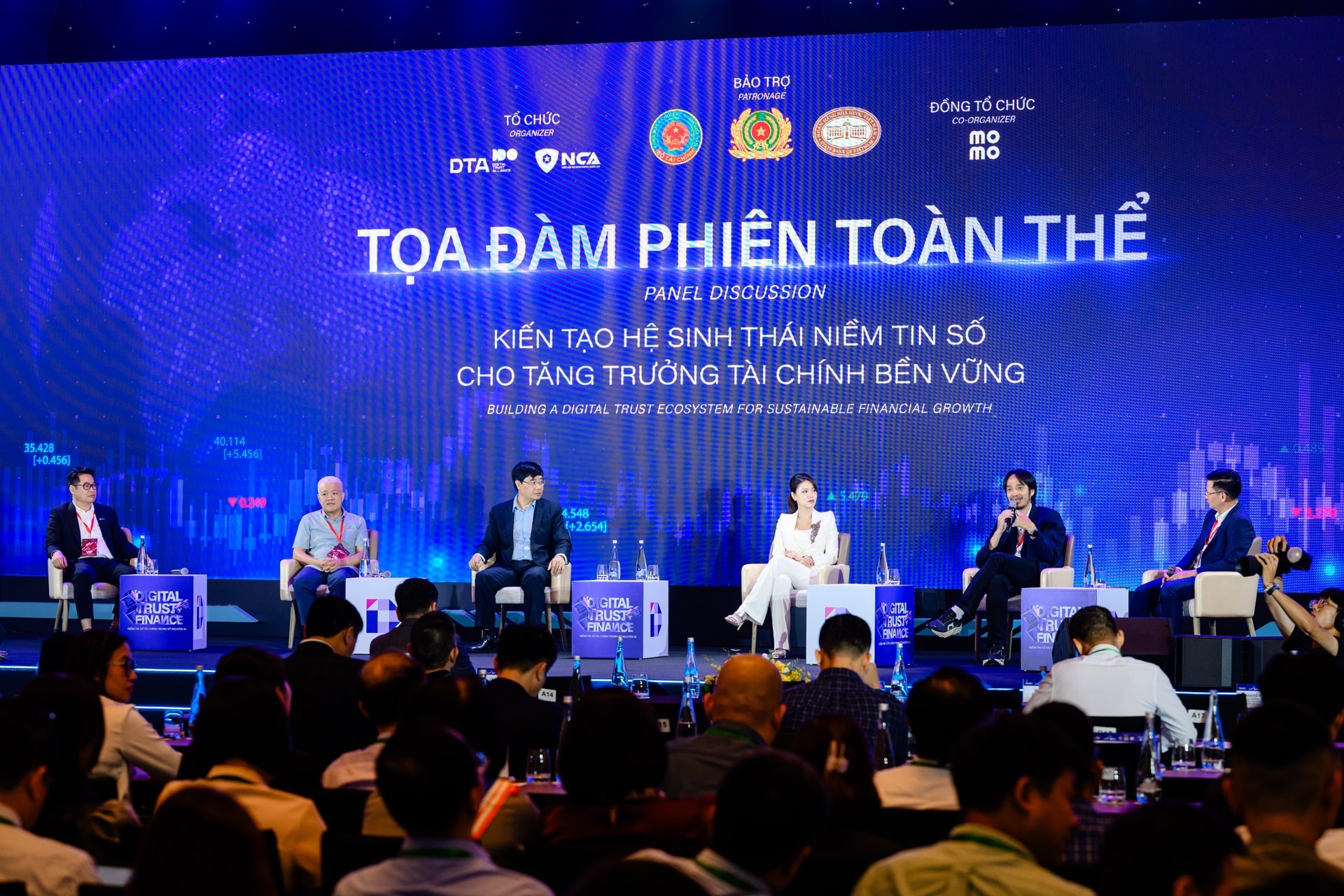 6. CTO MoMo Thai Tri Hung phat bieu tai Toa dam Phien Toan the