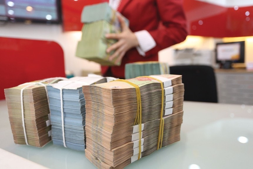 Lãi suất trái phiếu tăng vọt, vì sao ngân hàng hạn hẹp vốn cho vay?