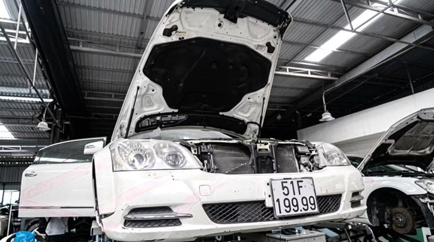 Xe Maybach ‘tháo bánh, tháo cửa’ của bà Trương Mỹ Lan bán được 16,6 tỷ - Ảnh 1.