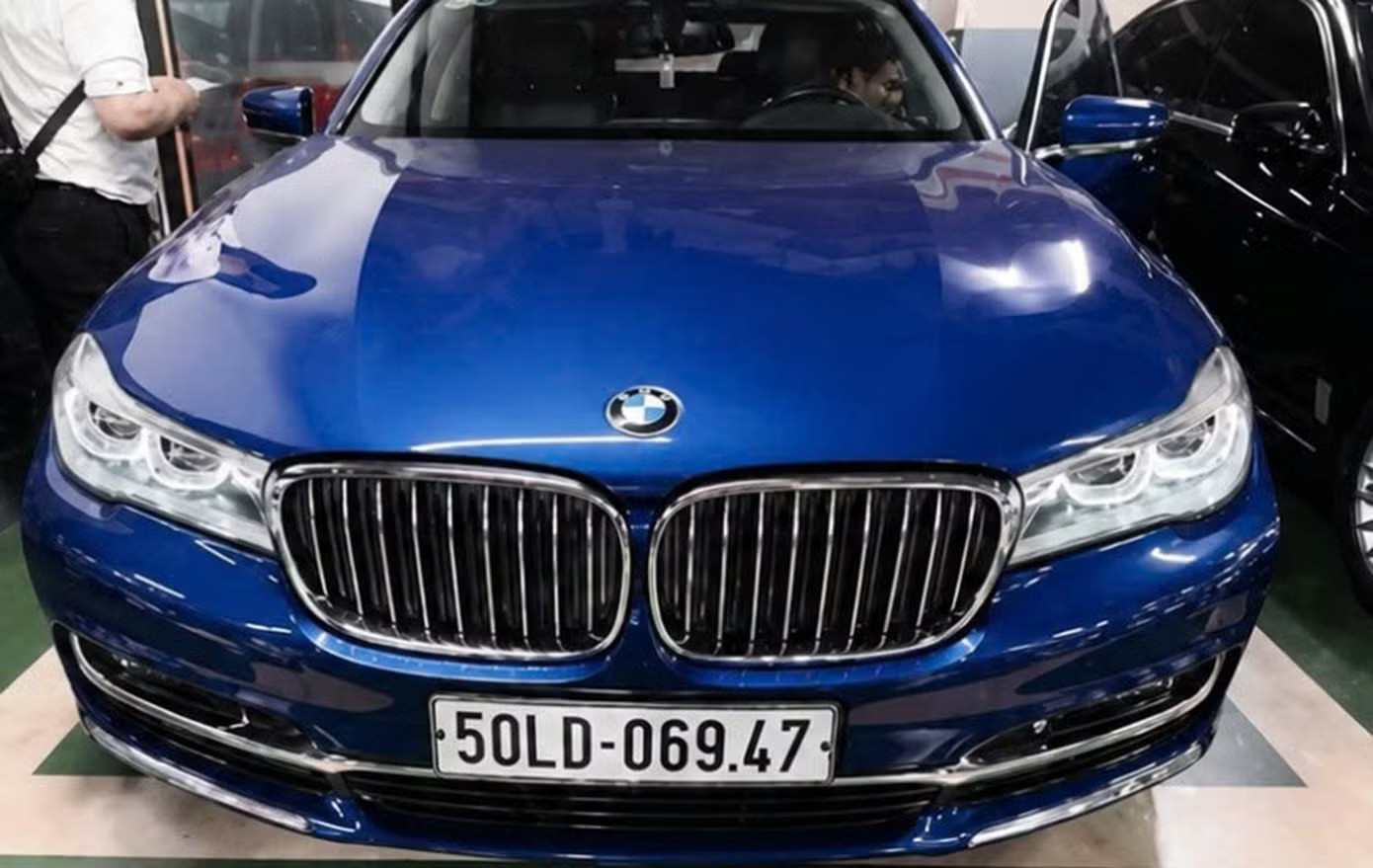 Xe Maybach ‘tháo bánh, tháo cửa’ của bà Trương Mỹ Lan bán được 16,6 tỷ - Ảnh 2.