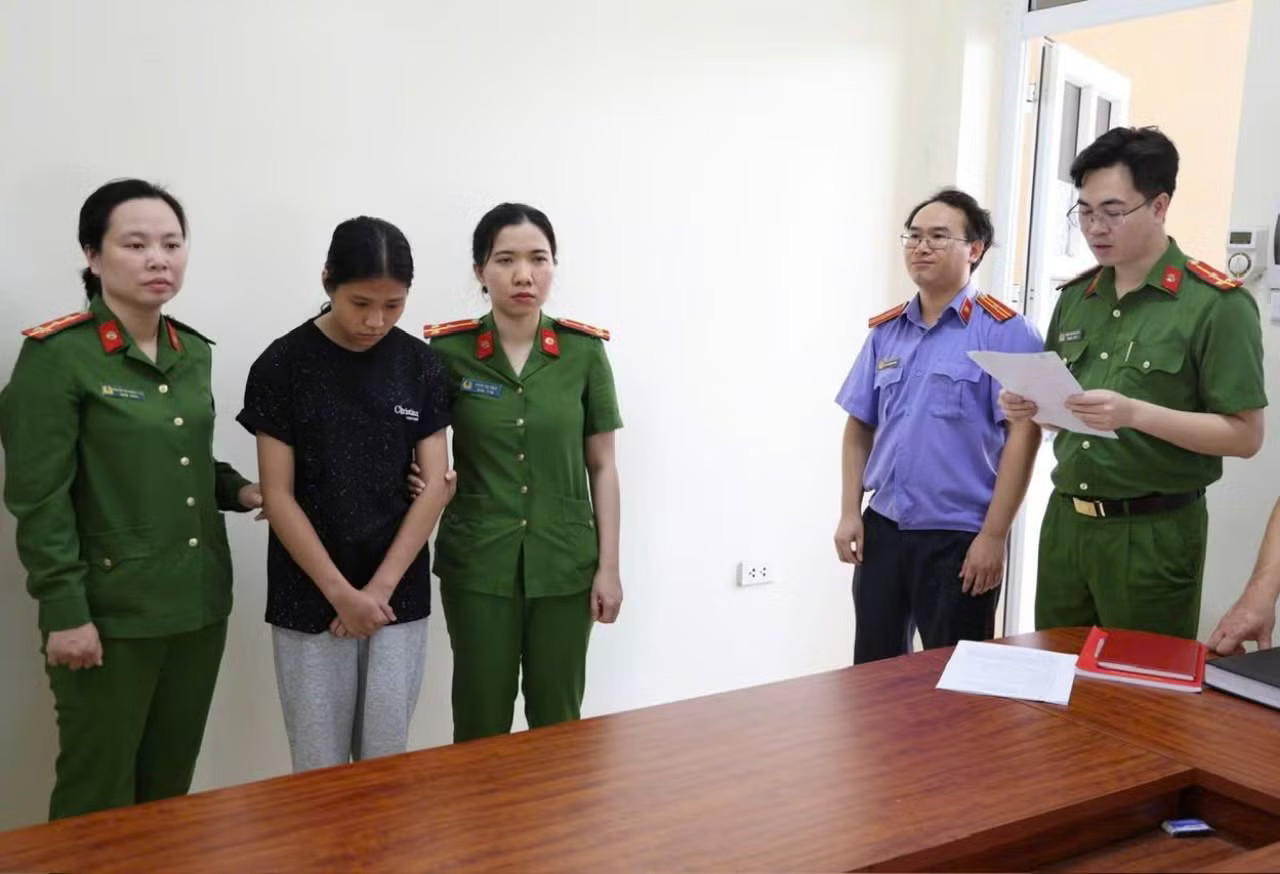 Khởi tố 2 bị can trong vụ nữ sinh bị đánh hội đồng ở Phú Thọ - Ảnh 1.