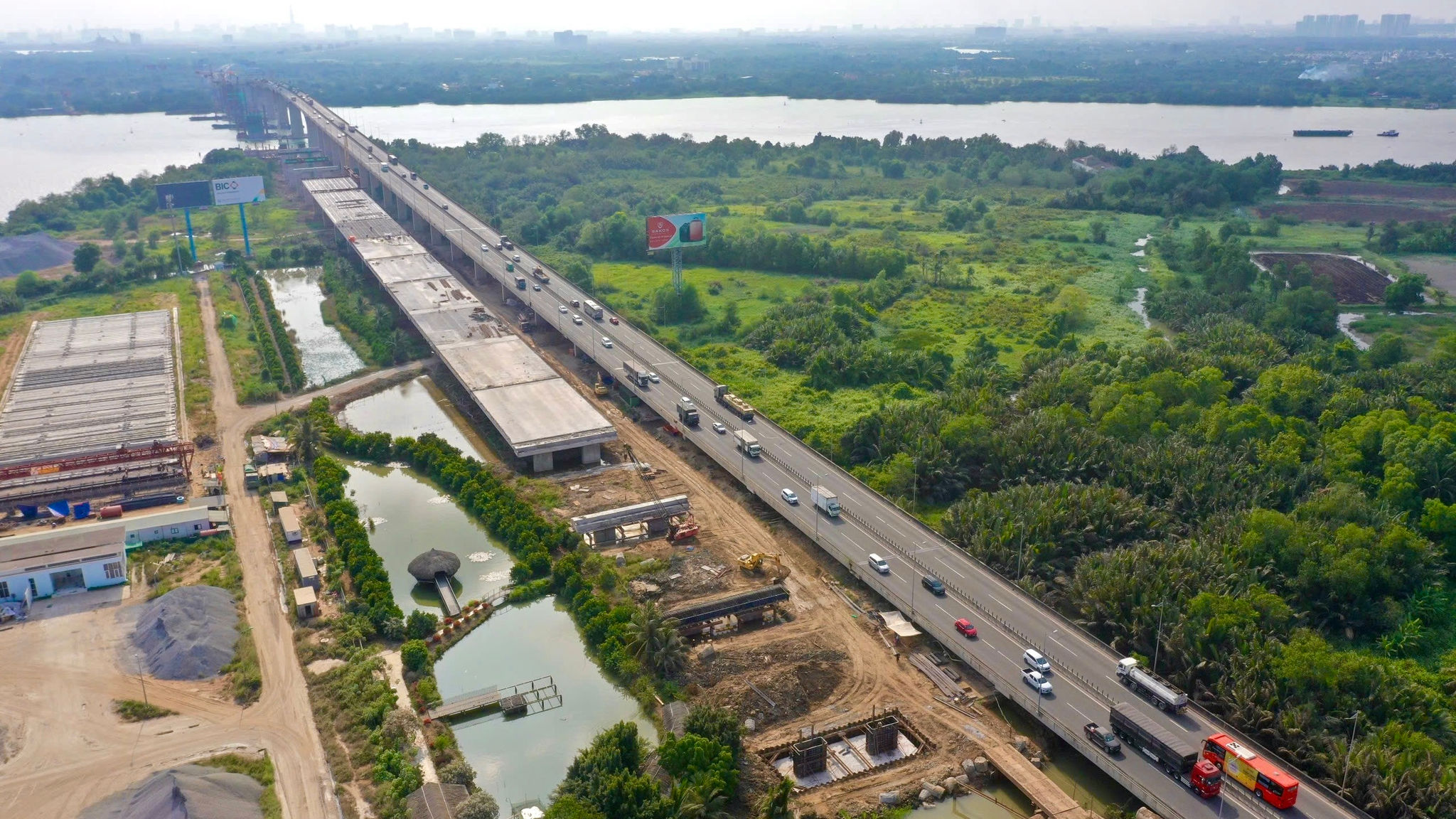 Cao tốc hơn 15.000 tỷ kết nối đến siêu sân bay gặp khó, nguy cơ ‘vỡ tiến độ’- Ảnh 1.