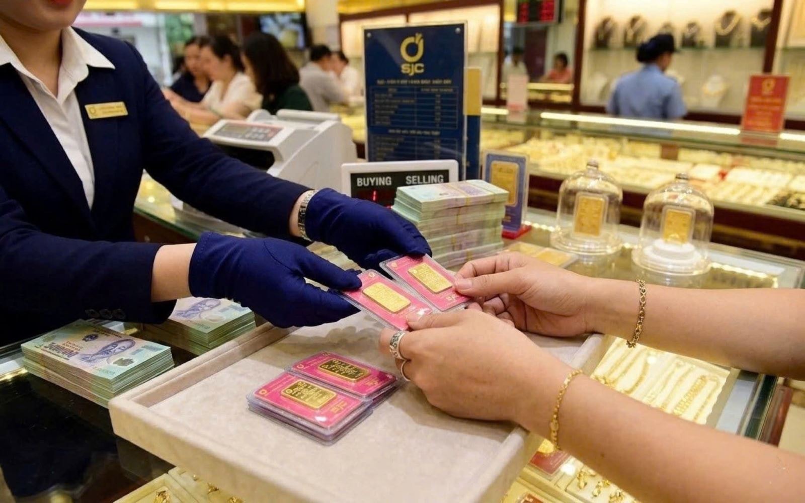 Giá vàng tuần này (18/5-23/5): Giảm sâu nhất nhiều tuần, điều gì đang xảy ra?