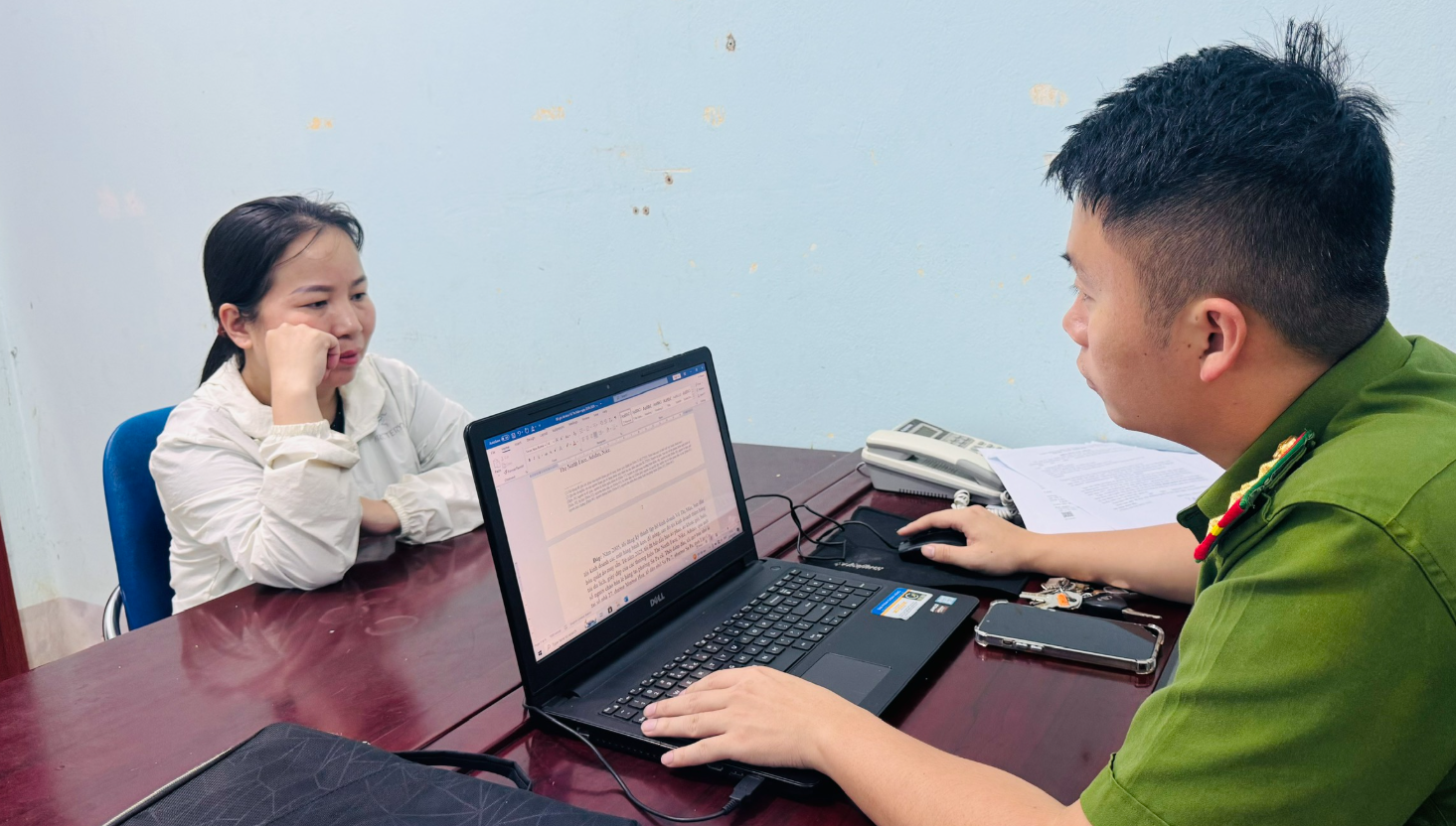 Khởi tố Vũ Minh Hoàng và Vũ Thị Mận, tịch thu 7. 872 sản phẩm giày, dép, quần áo... trị giá hơn 1,5 tỷ đồng
