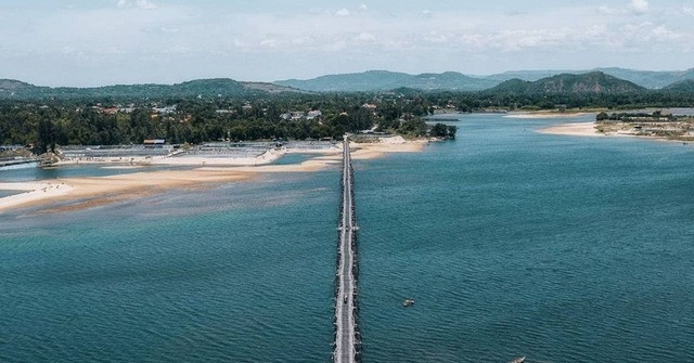 Độc đáo cây cầu gỗ dài nhất Việt Nam: Gắn với truyền thuyết linh thiêng, mỗi năm được 'tái sinh' một lần- Ảnh 1. Độc đáo cây cầu gỗ dài nhất Việt Nam: Gắn với truyền thuyết linh thiêng, mỗi năm được 'tái sinh' một lần- Ảnh 1.