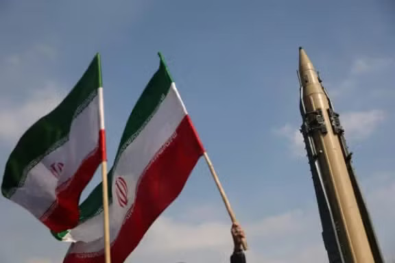 (Ảnh: Reuters) Cuộc tấn công của Mỹ không thể làm trật hướng đàm phán với Iran - Ảnh 1.