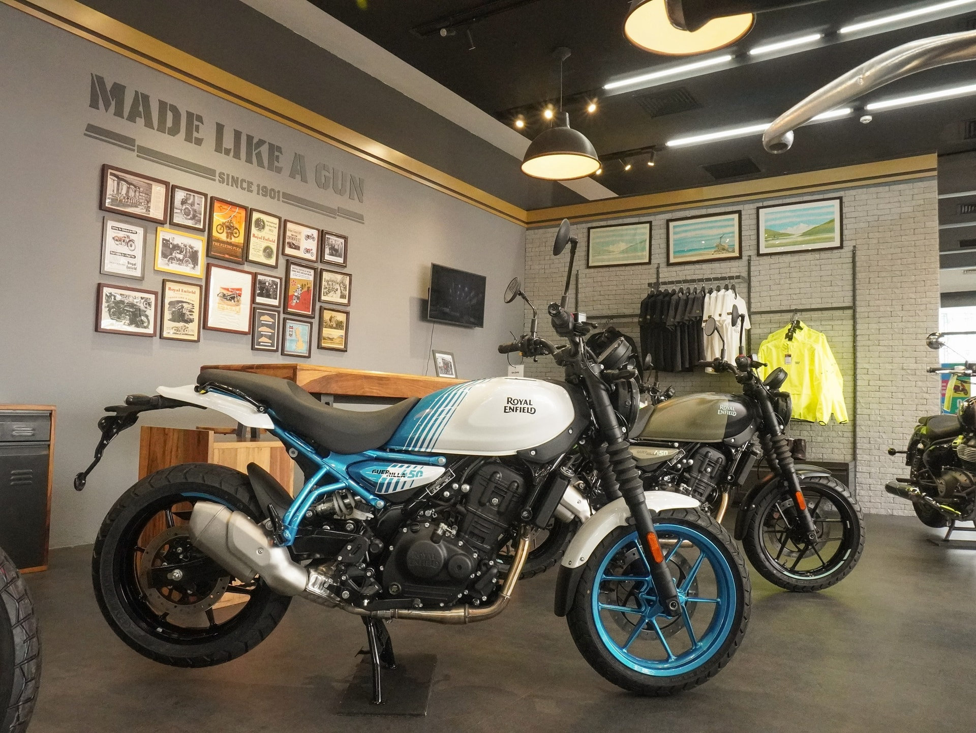 royal-enfield-tai-xuat-viet-nam-2.jpg