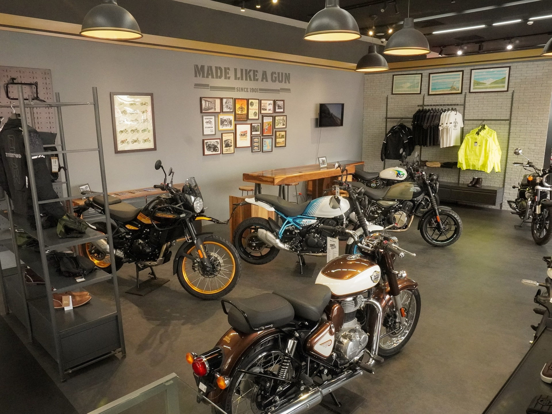royal-enfield-tai-xuat-viet-nam-3.jpg