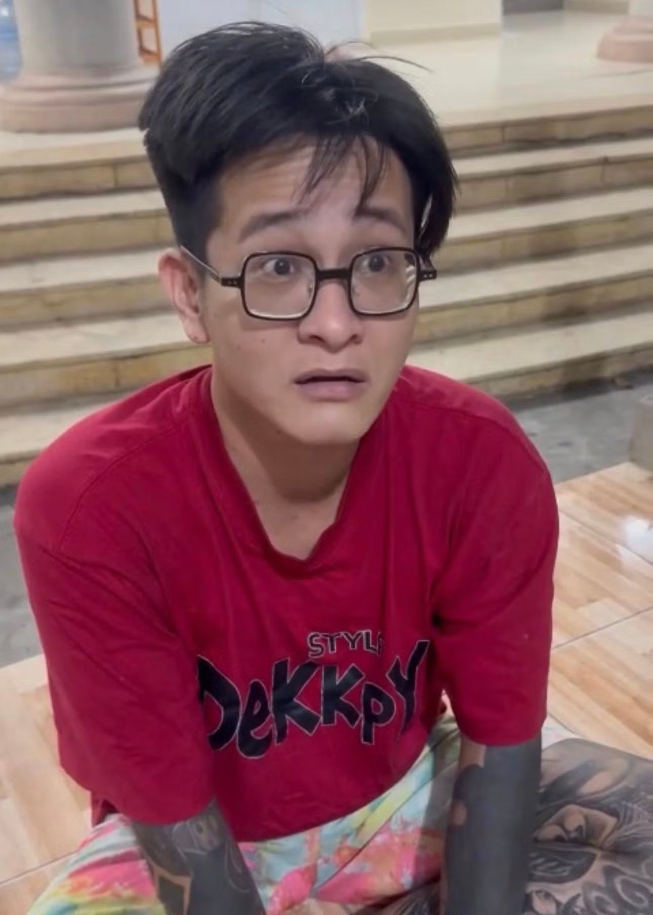 Rapper Mr. Nhân khi bị bắt. Rapper Mr. Nhân bị bắt trong đường dây ma túy liên tỉnh ở TPHCM - Ảnh 3.