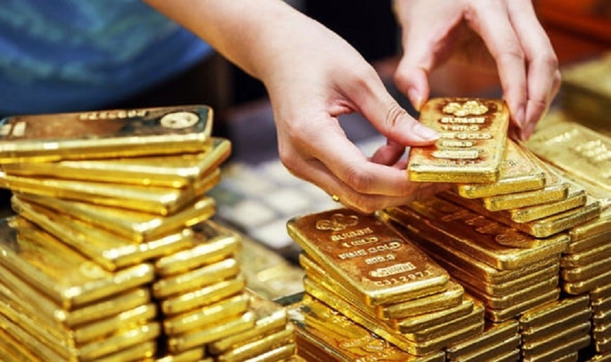 Giá vàng có thể chạm 8.000 USD/ounce: Các chuyên gia đang lo điều gì phía sau cơn sốt kim loại quý?