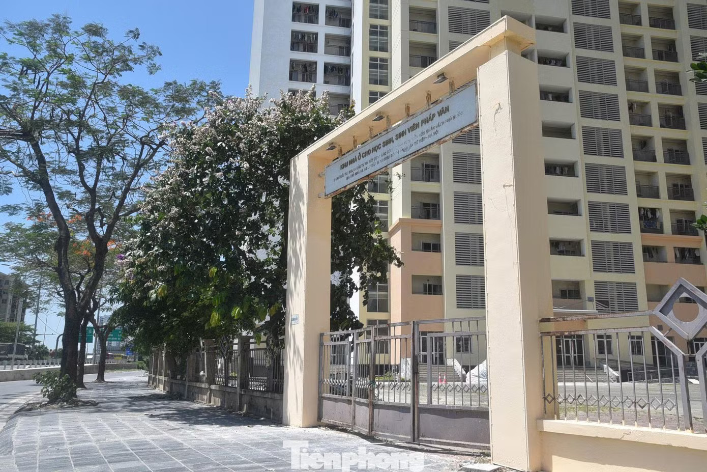 Hiện nay, chủ đầu tư đang đẩy nhanh tiến độ thi công công trình nhà A2, A3, hoàn thành trong năm 2026. Cận cảnh khu nhà ở sinh viên bỏ hoang chuyển đổi thành NOXH - Ảnh 8.