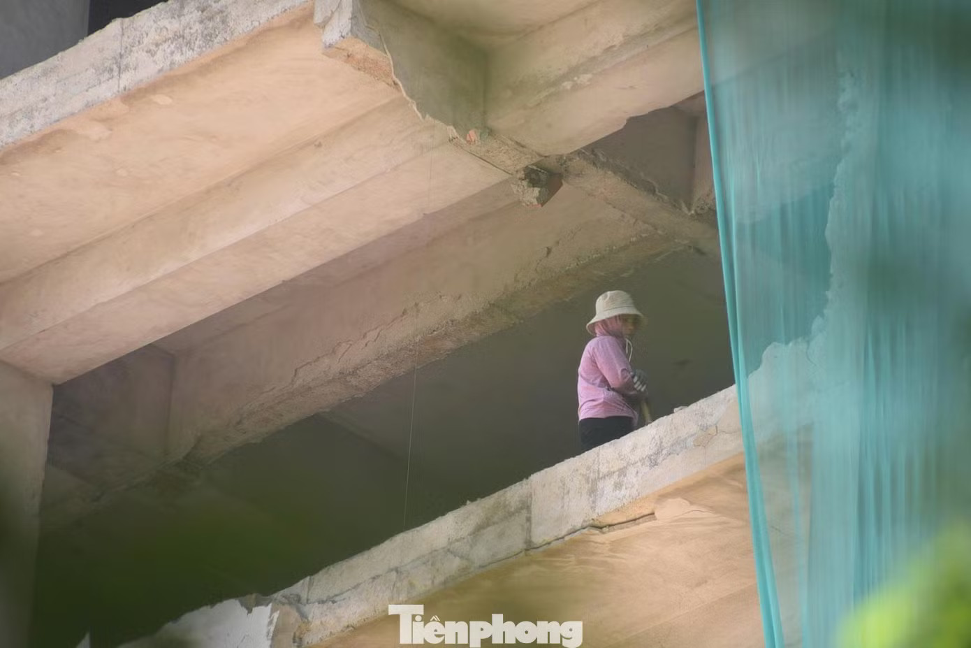 Đồng thời, xây mới nhà A4 có quy mô 19 tầng, 1 tầng hầm (408 căn hộ). Cận cảnh khu nhà ở sinh viên bỏ hoang chuyển đổi thành NOXH - Ảnh 7.