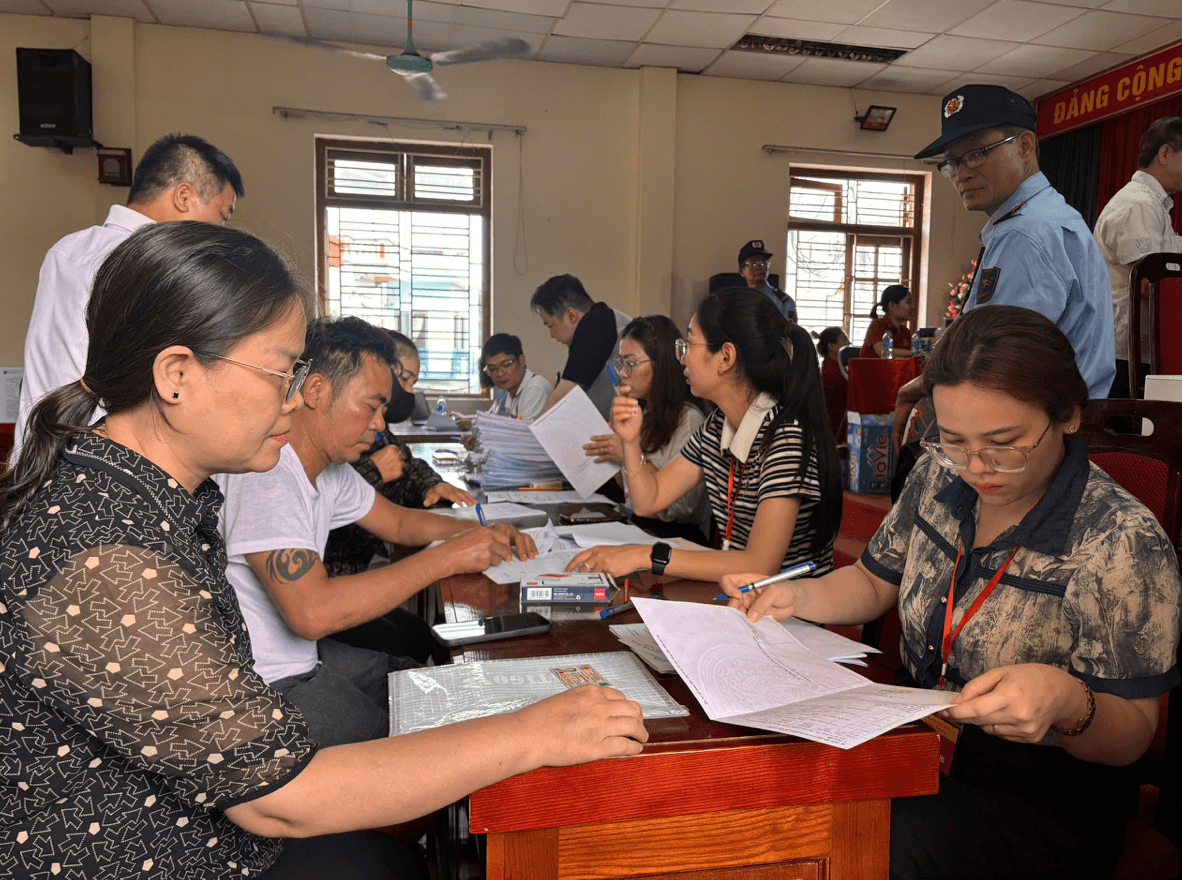 Một xã phấn đấu giải ngân 1.000 tỷ/tuần tiền bồi thường GPMB dự án sở hữu sân vận động 135.000 chỗ ngồi lớn nhất thế giới- Ảnh 1. Một xã phấn đấu giải ngân 1.000 tỷ/tuần tiền bồi thường GPMB dự án sở hữu sân vận động 135.000 chỗ ngồi lớn nhất thế giới- Ảnh 1.