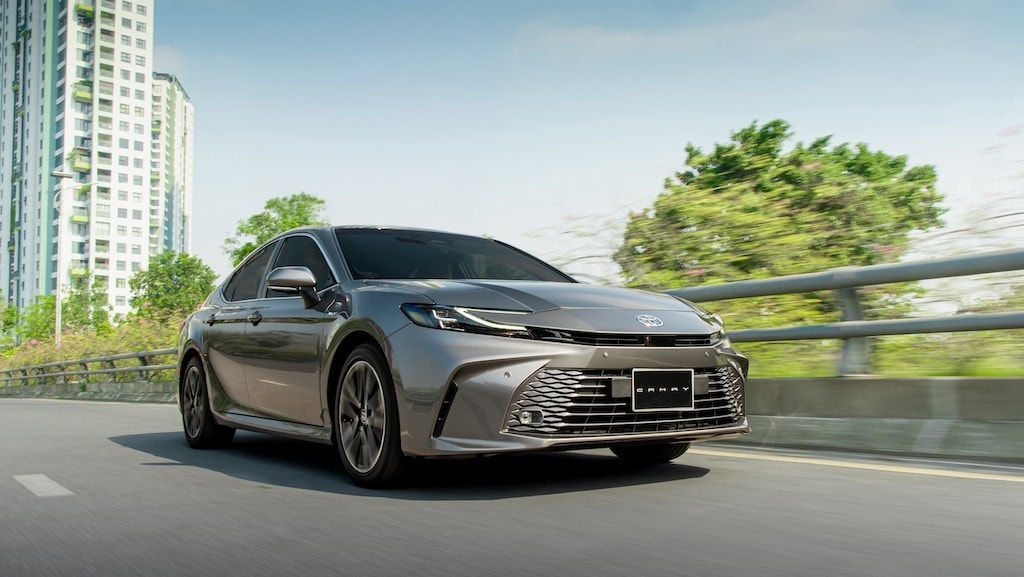 toyota-camry-1.jpg