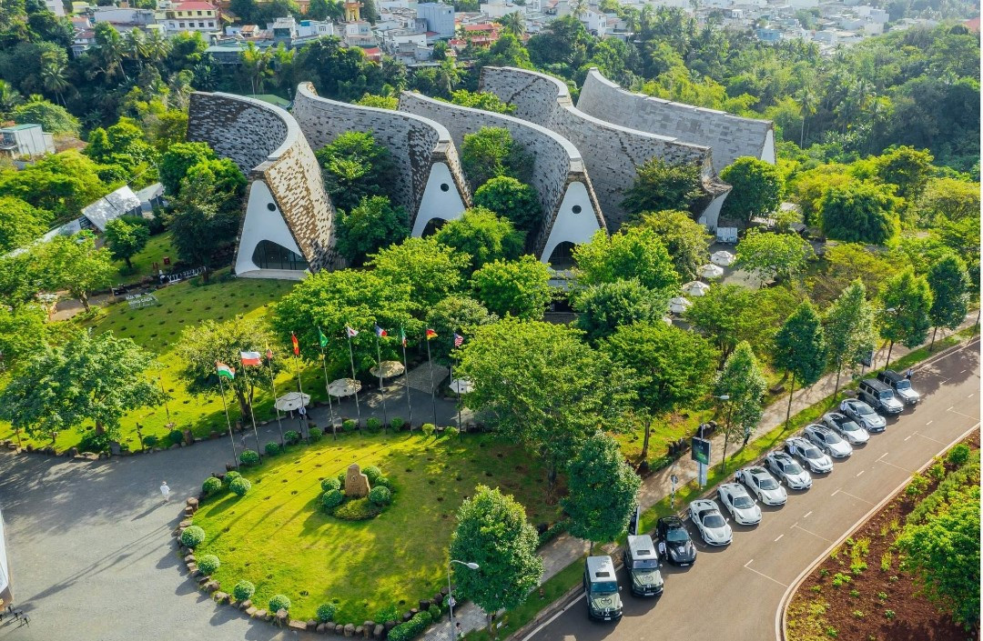 Việt Nam có một bảo tàng check-in triệu view: Nơi lưu trữ 11.000 hiện vật vô giá với kiến trúc đa hình, công trình tâm huyết của Đặng Lê Nguyên Vũ- Ảnh 2. Việt Nam có một bảo tàng check-in triệu view: Nơi lưu trữ 11.000 hiện vật vô giá với kiến trúc đa hình, công trình tâm huyết của Đặng Lê Nguyên Vũ- Ảnh 2.