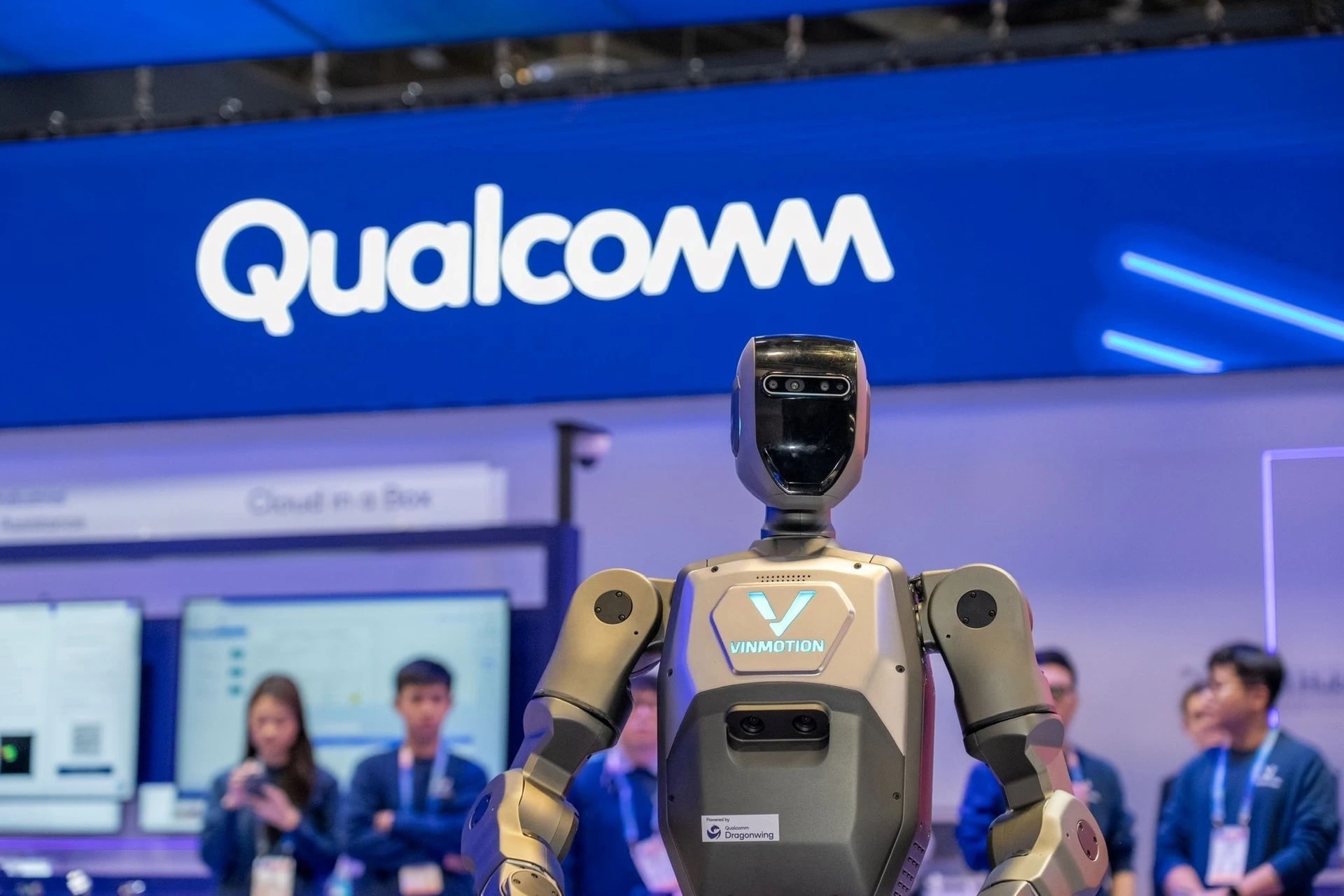 Nóng: Vingroup rót tiền sang Mỹ làm robot hình người, xây cứ điểm hút nhân tài toàn cầu