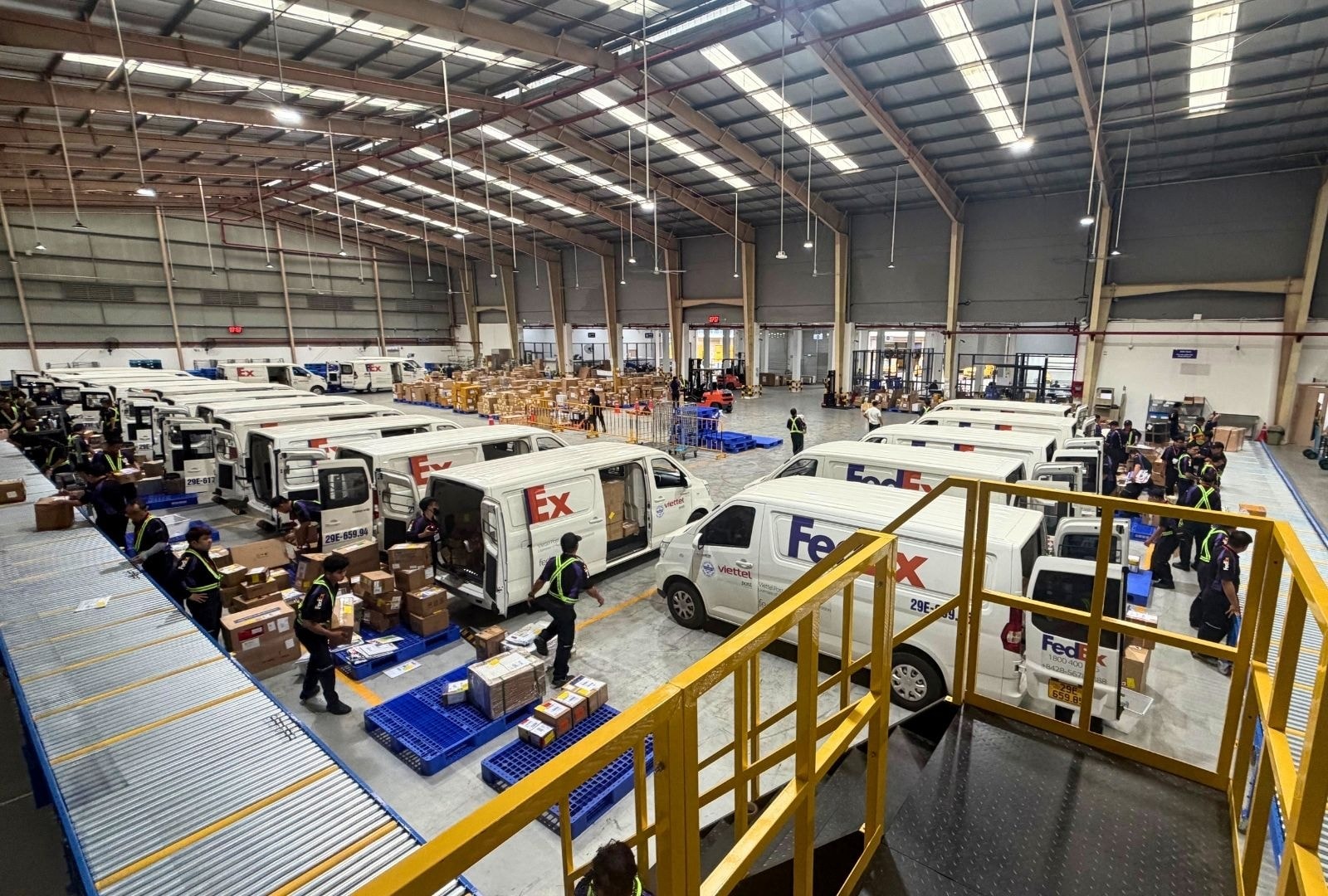 Tập đoàn chuyển phát nhanh lớn nhất thế giới thừa nhận sự cố tại Việt Nam, đang làm mọi cách để lấy lại lòng tin khách hàng