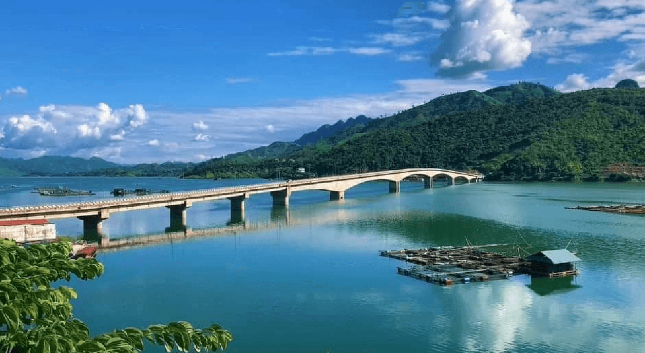 ‘Siêu cầu’ có trụ cột cao nhất Việt Nam gần bằng tòa nhà 33 tầng, rút ngắn thời gian di chuyển giữa 4 tỉnh Tây Bắc- Ảnh 1. ‘Siêu cầu’ có trụ cột cao nhất Việt Nam gần bằng tòa nhà 33 tầng, rút ngắn thời gian di chuyển giữa 4 tỉnh Tây Bắc- Ảnh 1.