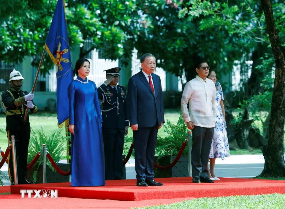Lễ đón Tổng Bí thư, Chủ tịch nước Tô Lâm và Phu nhân thăm cấp Nhà nước tới Philippines- Ảnh 2. Lễ đón Tổng Bí thư, Chủ tịch nước Tô Lâm và Phu nhân thăm cấp Nhà nước tới Philippines- Ảnh 2.