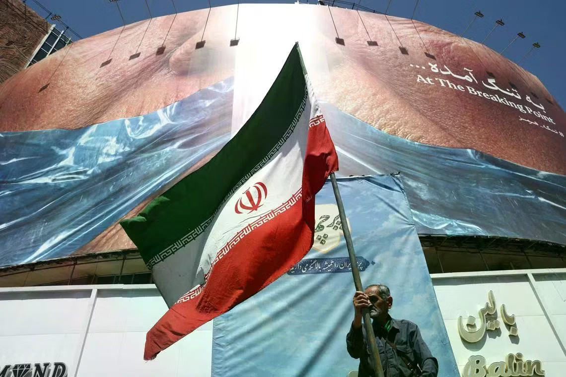 (Ảnh: Reuters) Iran dùng kế 'giương đông kích tây', đẩy Mỹ vào thế khó - Ảnh 1.
