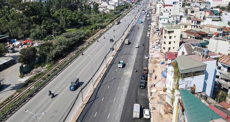 Một đoạn của tuyến Quốc lộ 1A đoạn qua TP. Hà Nội. Nguồn ảnh: Báo Tiền Phong Một đoạn của tuyến Quốc lộ 1A đoạn qua TP. Hà Nội. Nguồn ảnh: Báo Tiền Phong