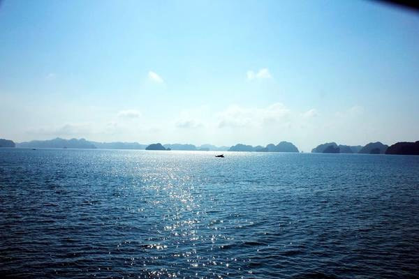 Cảnh biển tuyệt đẹp nhìn từ tàu di chuyển từ đất liền ra đảo. Ảnh- Phuot HD