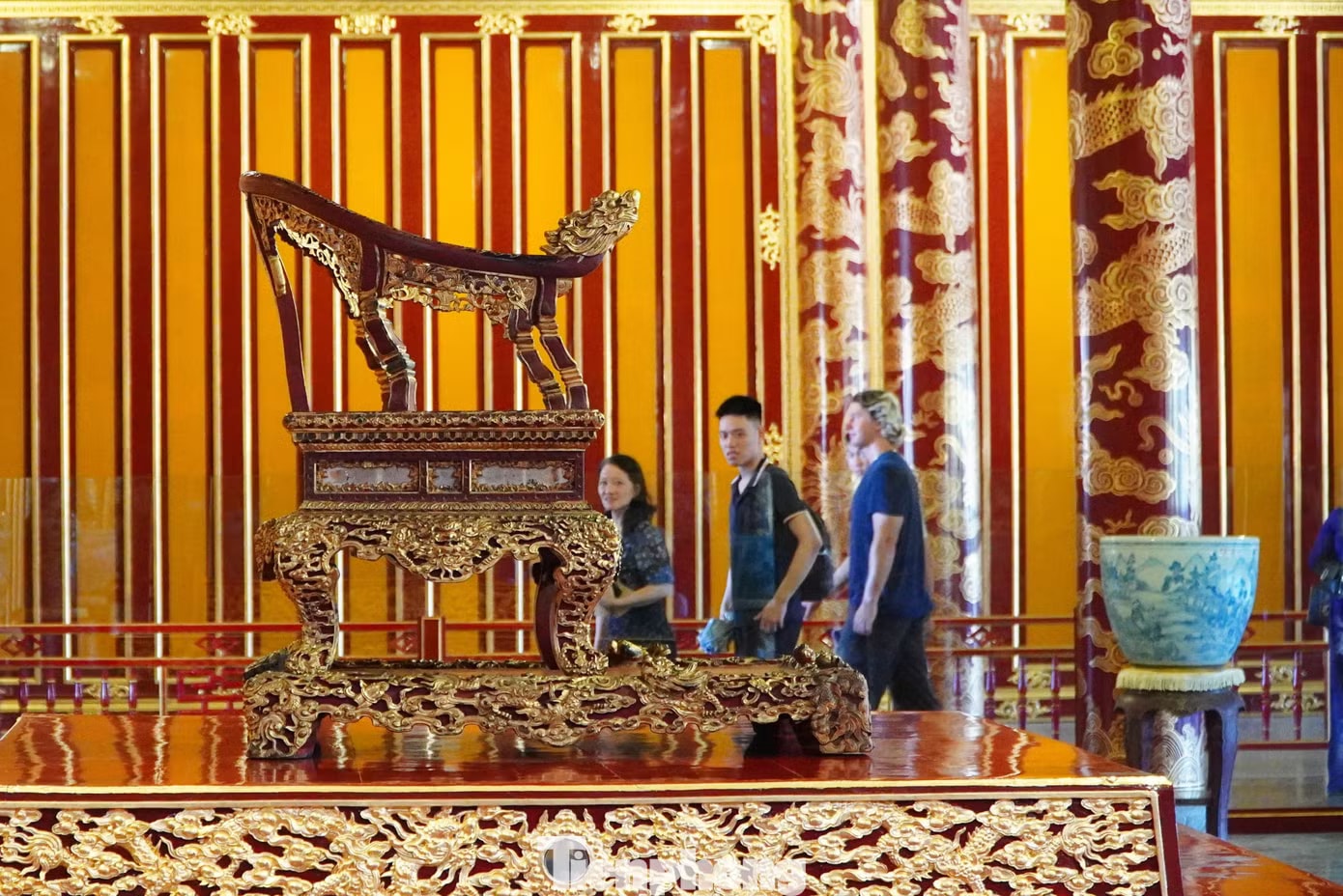 Đưa ngai vua triều Nguyễn trở lại điện Thái Hòa - Ảnh 4.