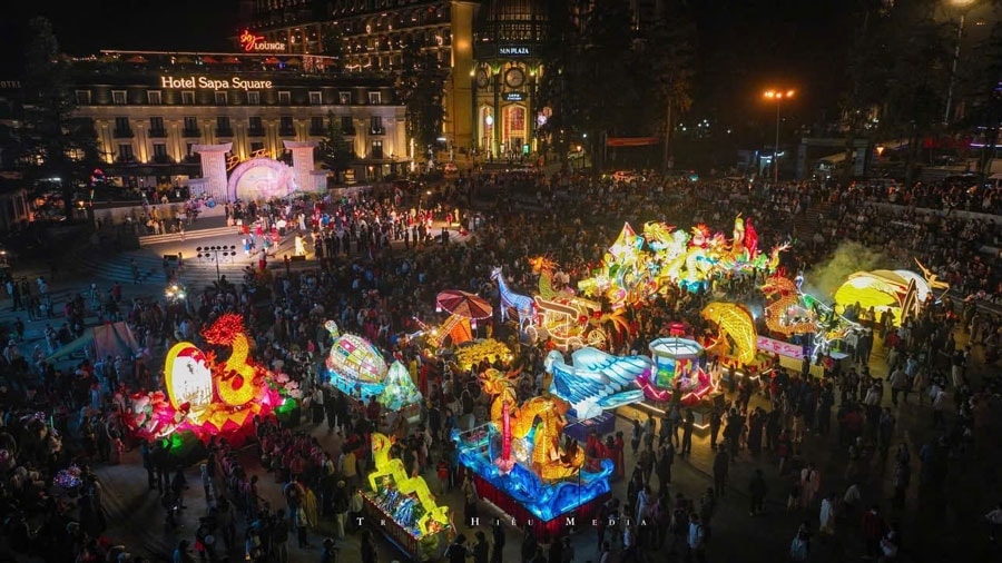 Tả Van mong muốn phát triển kinh tế đêm như Sa Pa để thu hút khách du lịch. Ảnh- Hoàng Luyến 