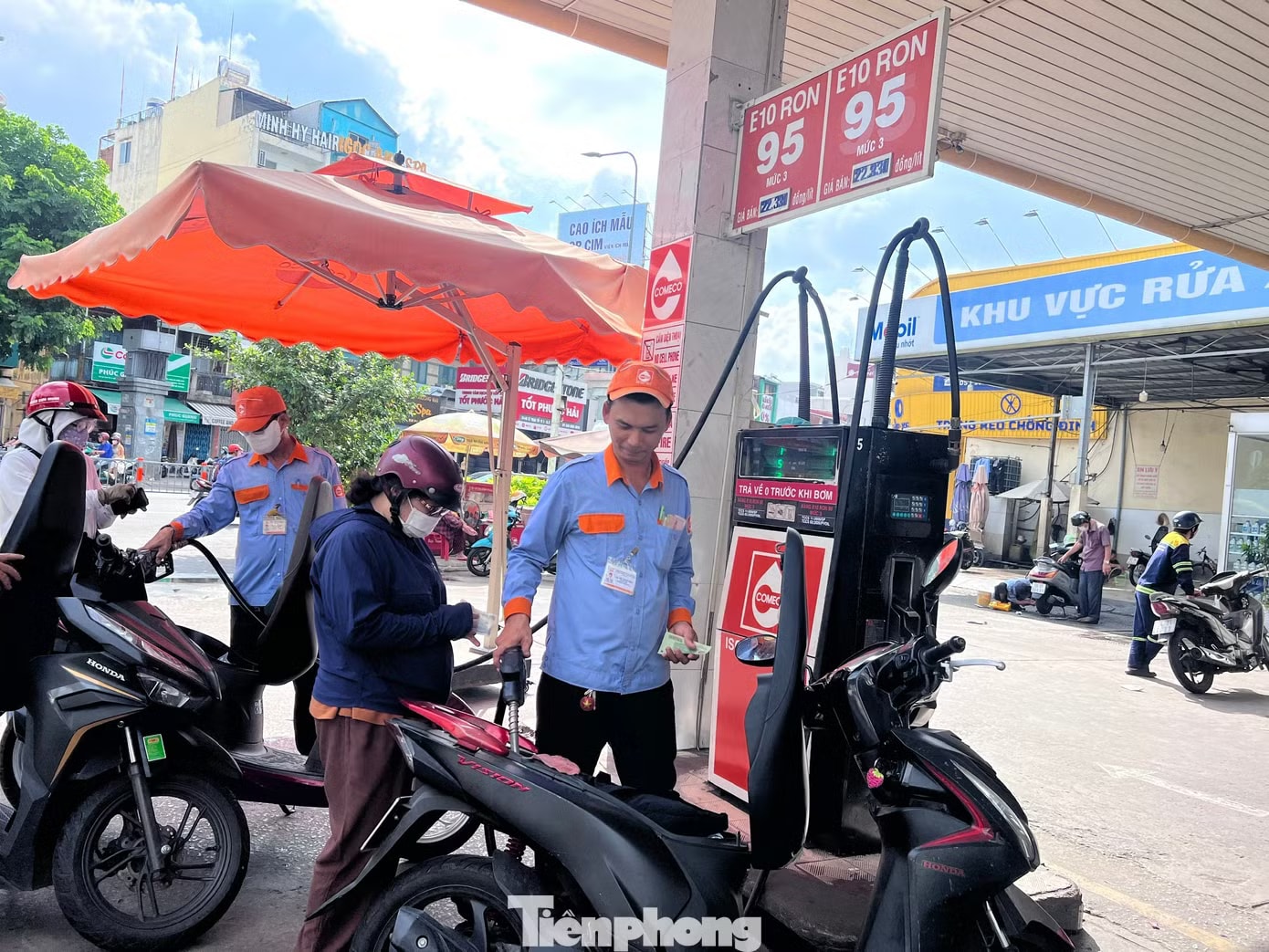Đỏ mắt tìm xăng E5 giữa trung tâm TPHCM - Ảnh 4.